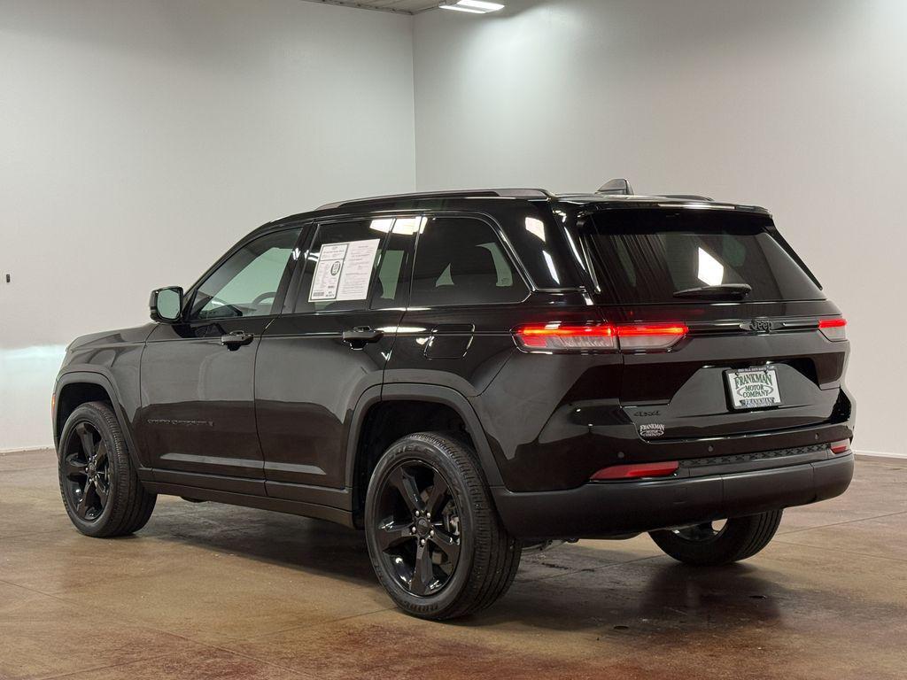 used 2024 Jeep Grand Cherokee car, priced at $32,555