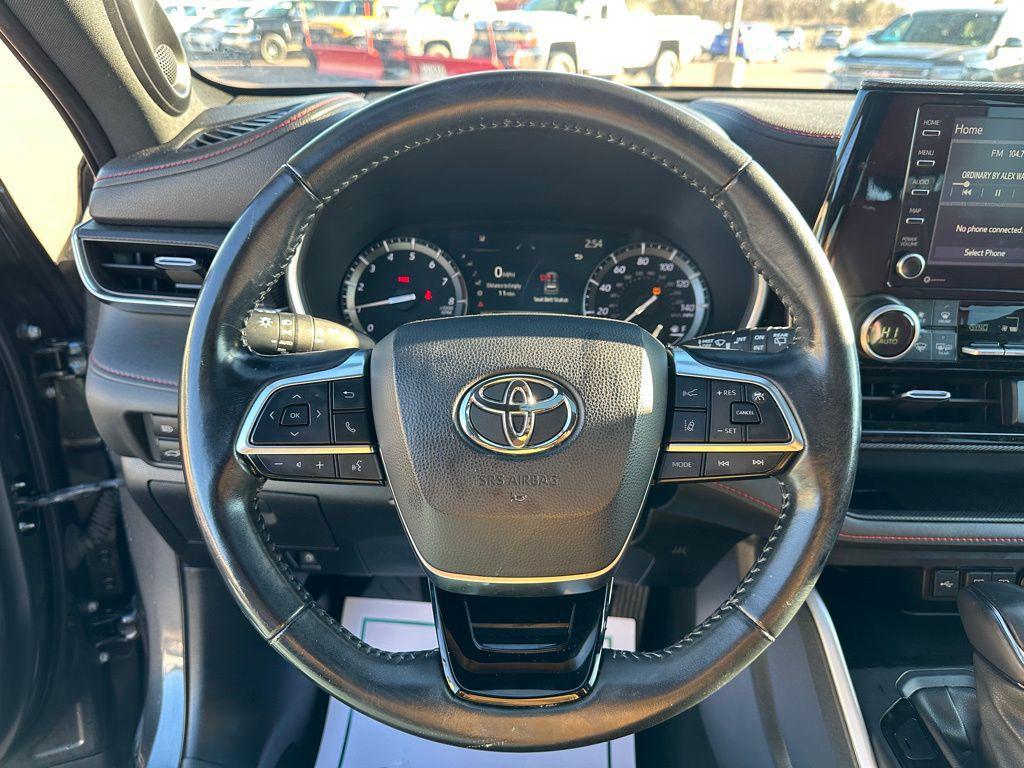 used 2021 Toyota Highlander car, priced at $28,479