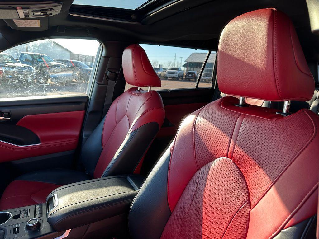 used 2021 Toyota Highlander car, priced at $28,479