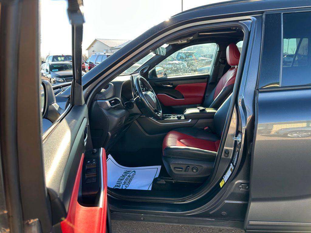 used 2021 Toyota Highlander car, priced at $28,479