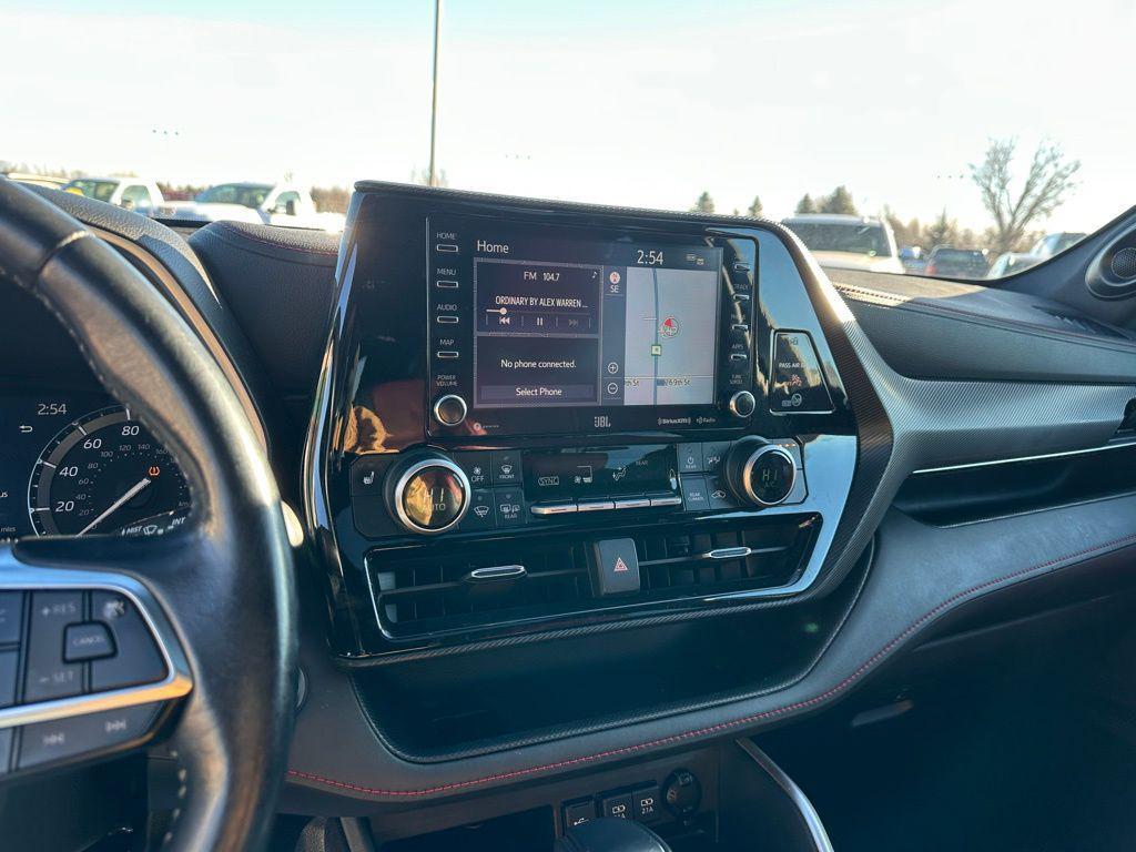 used 2021 Toyota Highlander car, priced at $28,479
