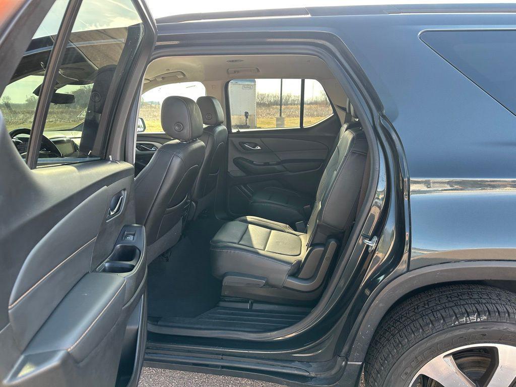 used 2021 Chevrolet Traverse car, priced at $27,943