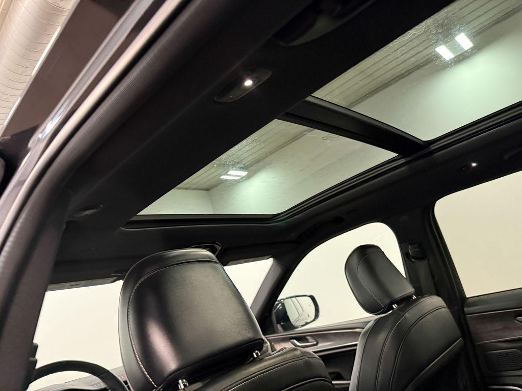 used 2024 Jeep Grand Cherokee car, priced at $39,450