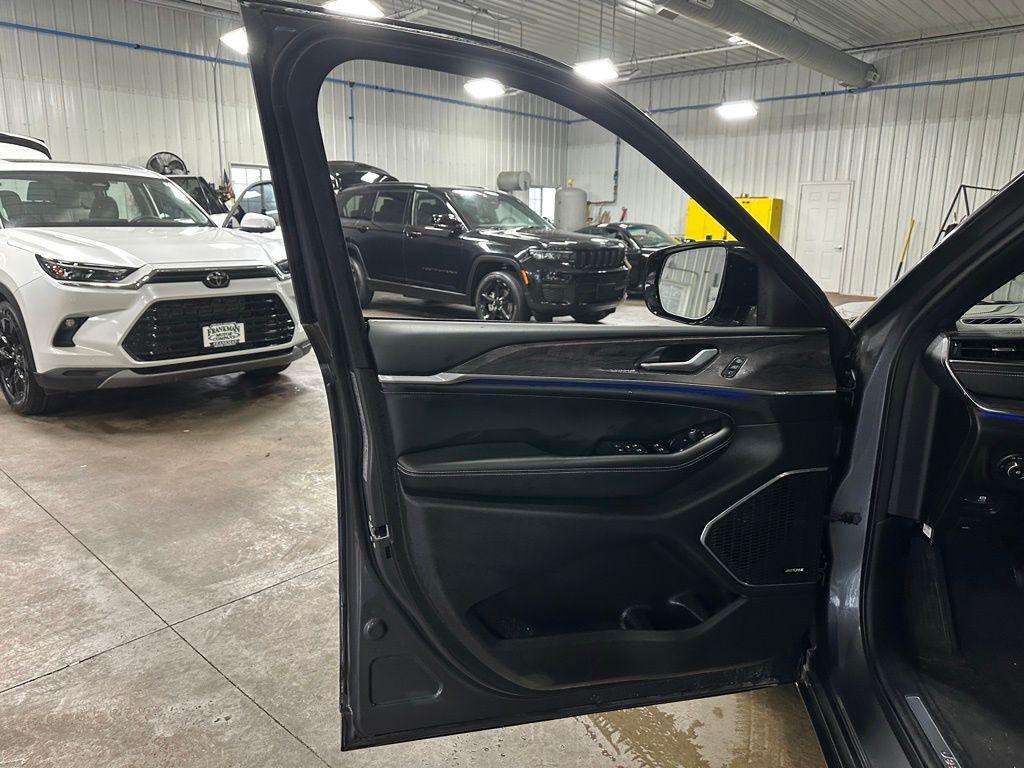 used 2024 Jeep Grand Cherokee car, priced at $41,000
