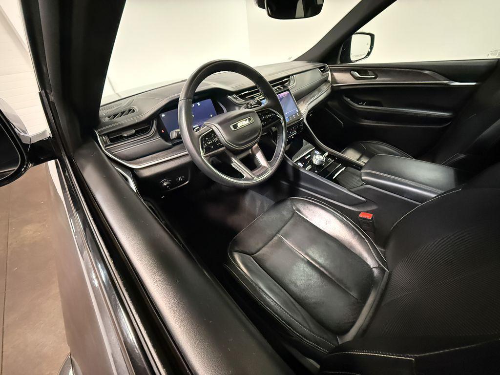 used 2024 Jeep Grand Cherokee car, priced at $39,450