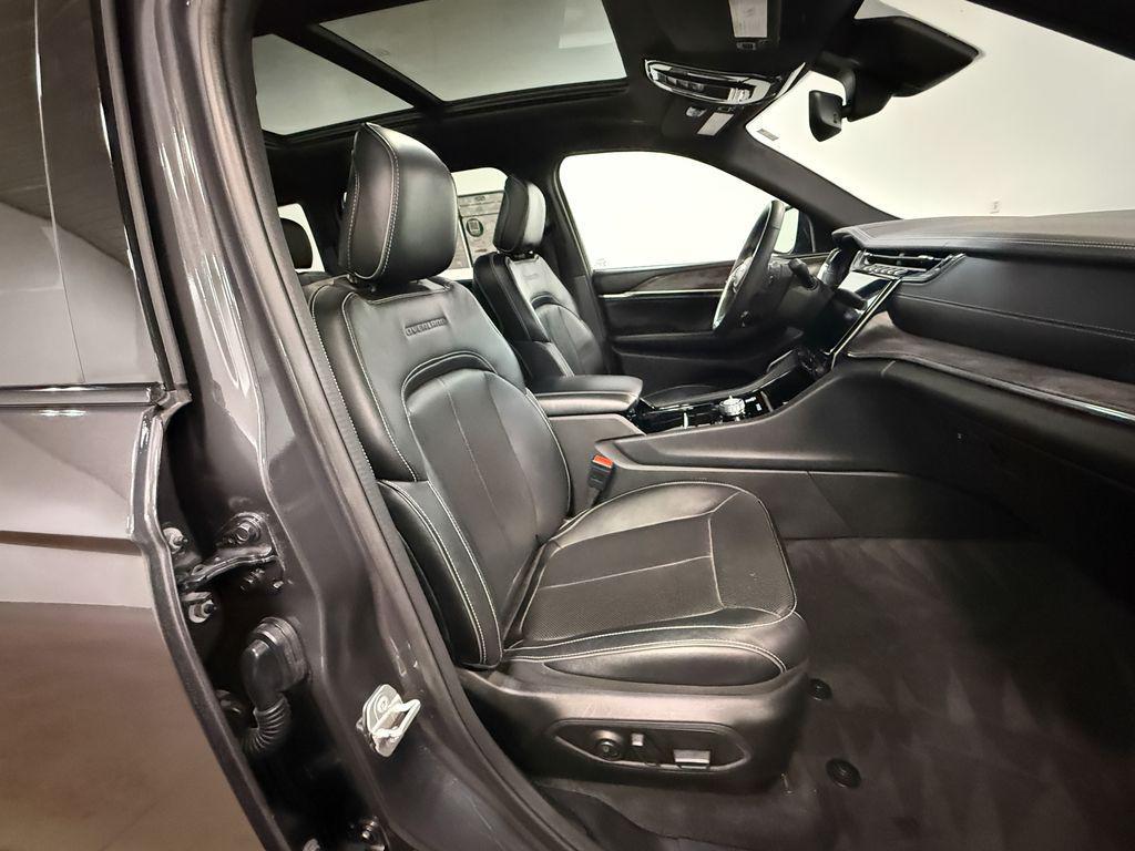 used 2024 Jeep Grand Cherokee car, priced at $39,450