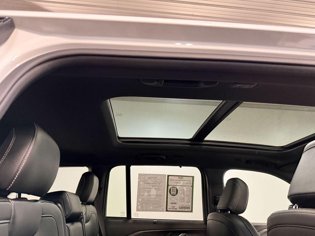 used 2024 Jeep Grand Cherokee car, priced at $32,922