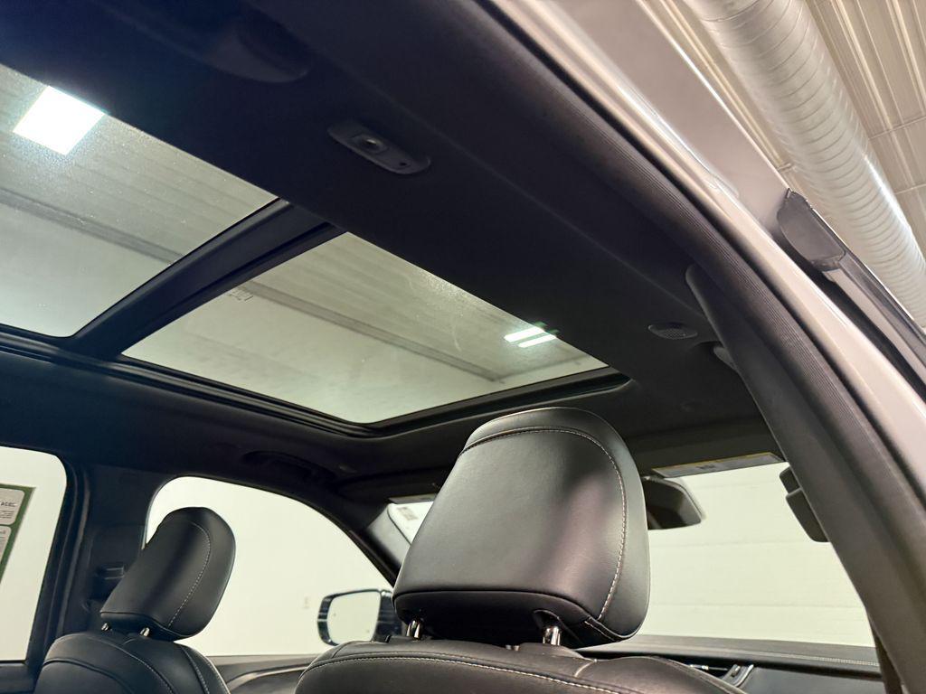 used 2024 Jeep Grand Cherokee car, priced at $32,922