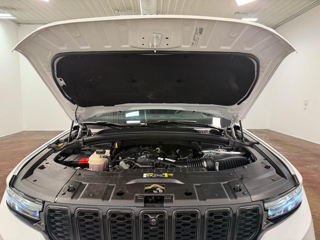 used 2024 Jeep Grand Cherokee car, priced at $32,922