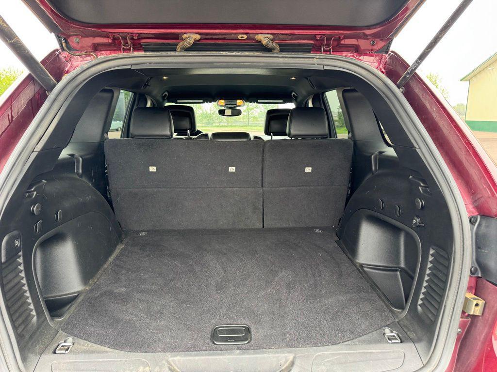 used 2022 Jeep Grand Cherokee car, priced at $28,017