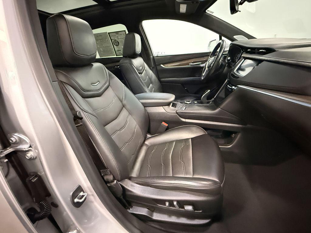 used 2020 Cadillac XT5 car, priced at $26,999