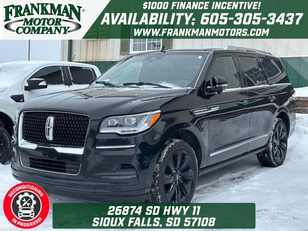 used 2022 Lincoln Navigator car, priced at $59,899