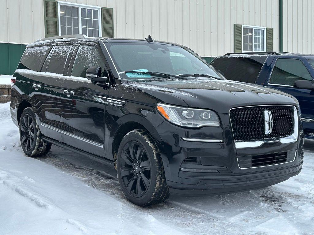 used 2022 Lincoln Navigator car, priced at $59,899
