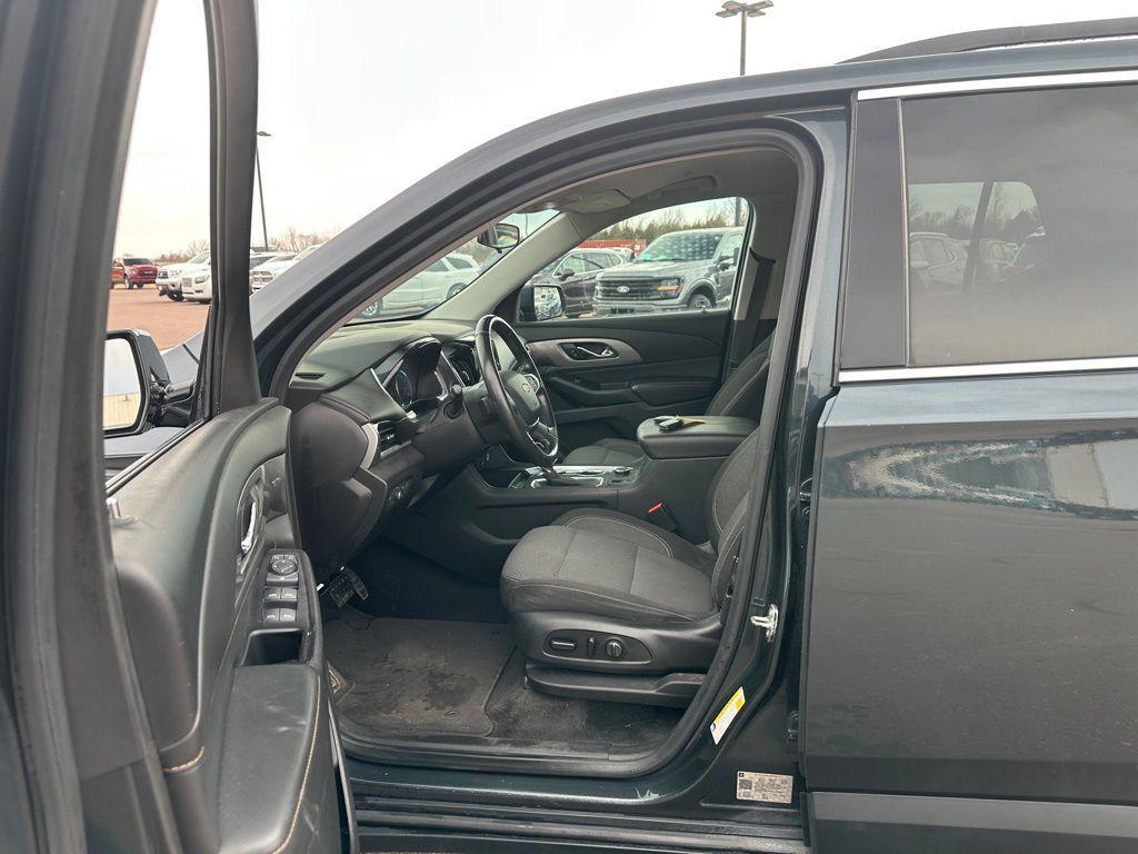 used 2019 Chevrolet Traverse car, priced at $17,915