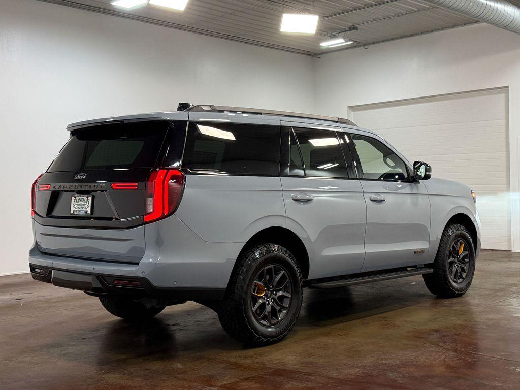 used 2025 Ford Expedition car, priced at $76,174