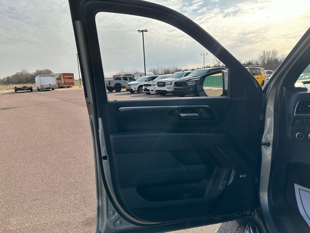 used 2025 Chevrolet Suburban car, priced at $67,935