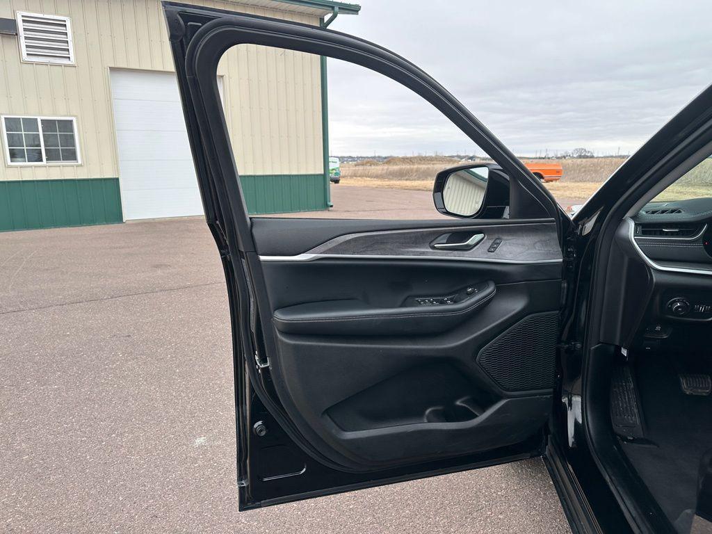 used 2023 Jeep Grand Cherokee L car, priced at $31,503