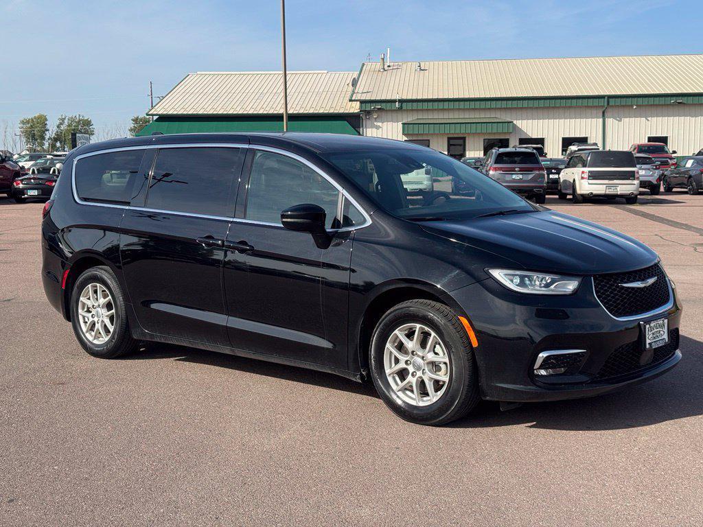 used 2025 Chrysler Pacifica car, priced at $23,942