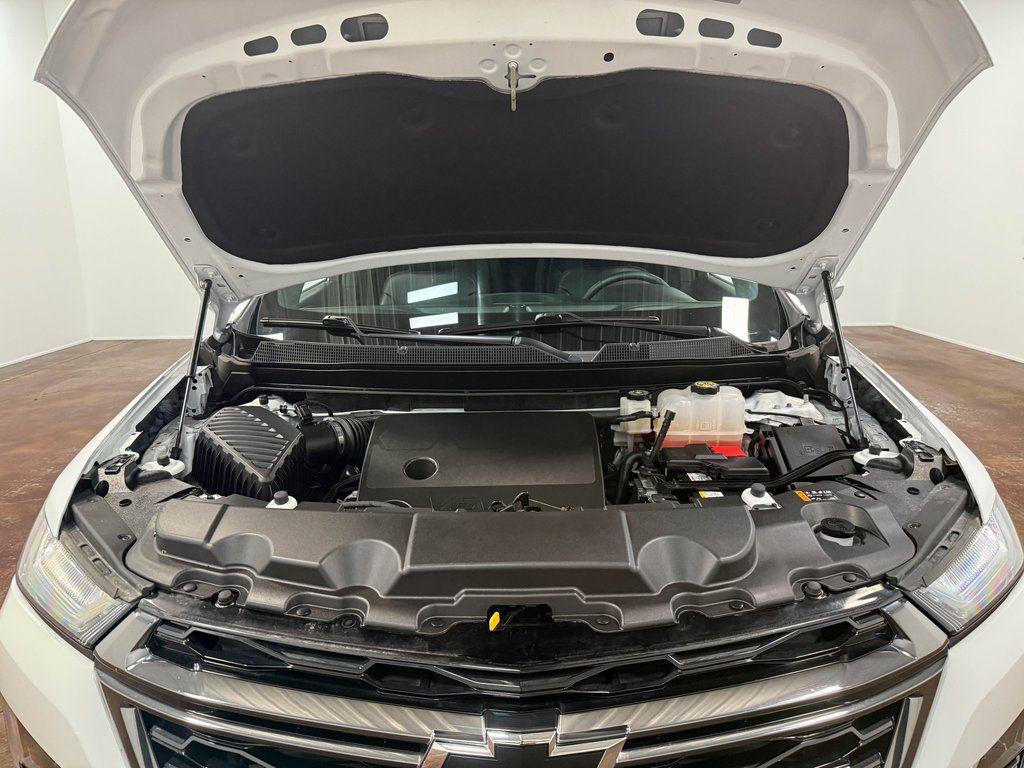 used 2024 Chevrolet Traverse car, priced at $41,300
