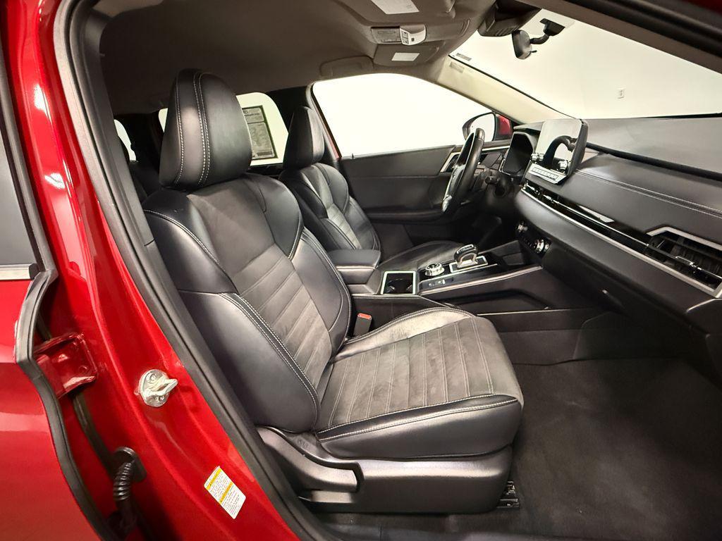used 2024 Mitsubishi Outlander car, priced at $25,741
