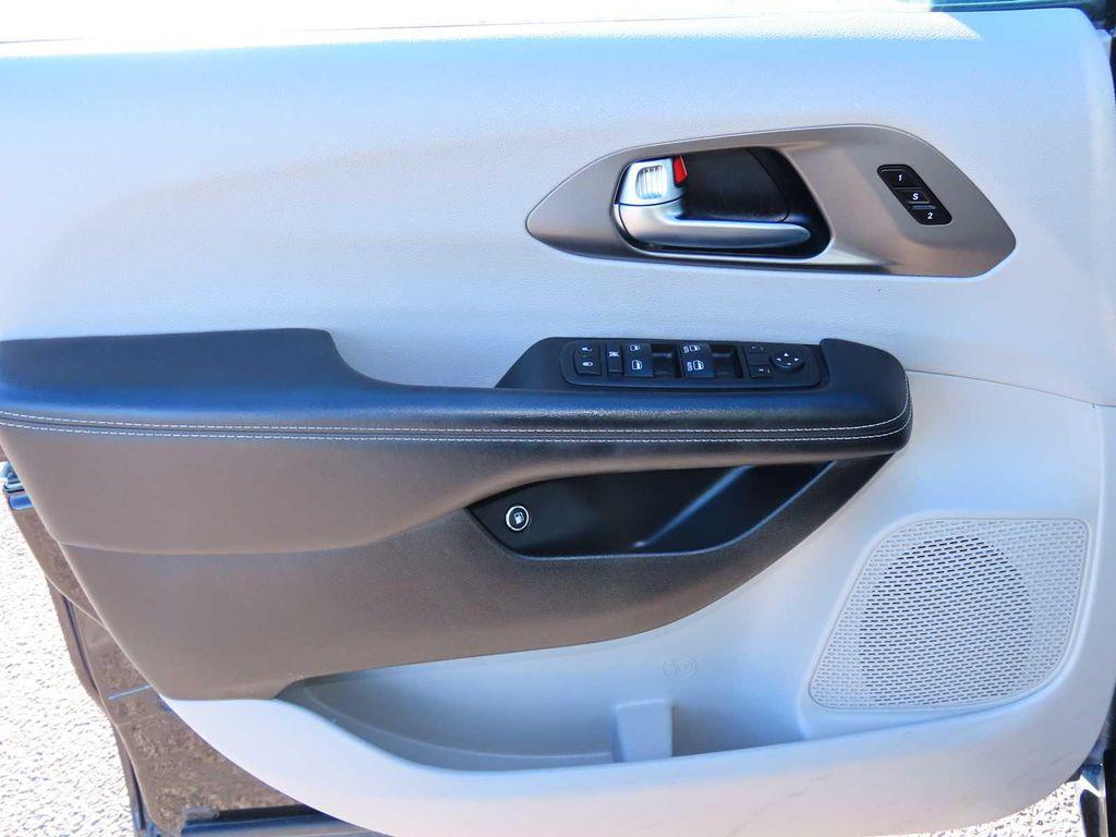 used 2024 Chrysler Pacifica Hybrid car, priced at $29,295