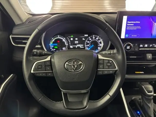 used 2023 Toyota Highlander Hybrid car, priced at $41,913