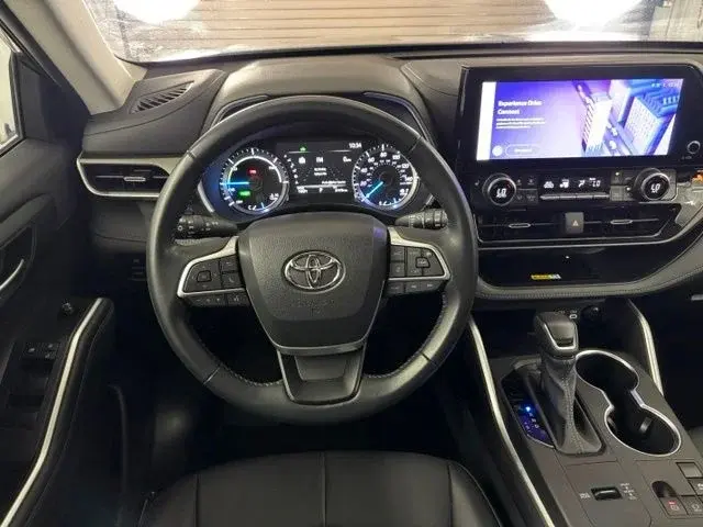used 2023 Toyota Highlander Hybrid car, priced at $41,913