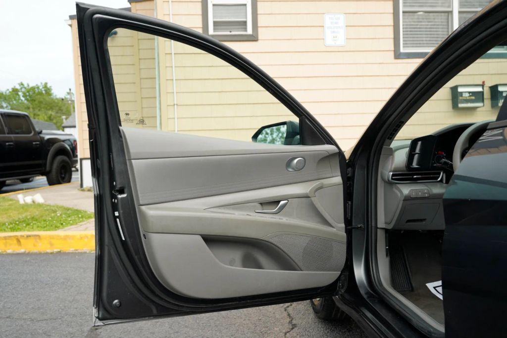 used 2021 Hyundai Elantra car