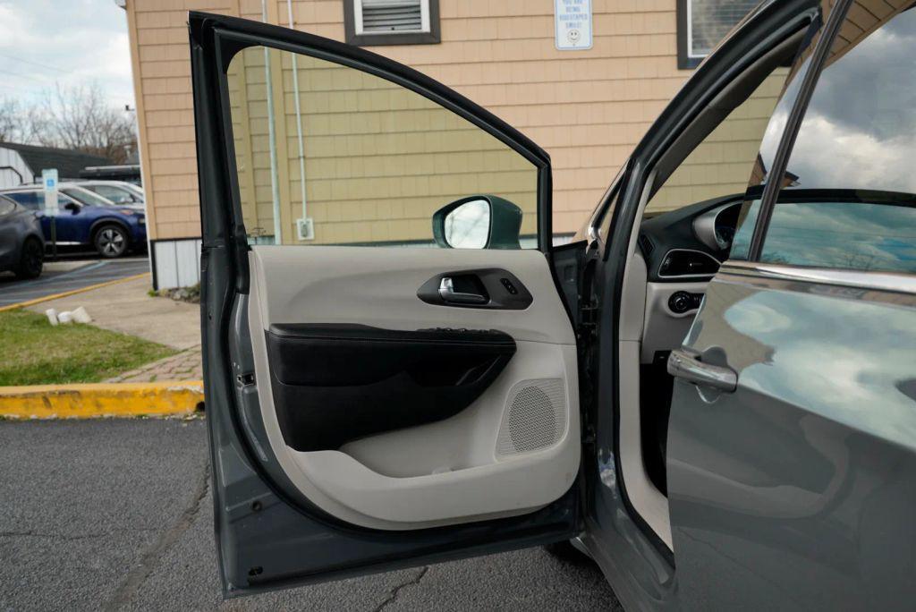 used 2022 Chrysler Pacifica car, priced at $18,899