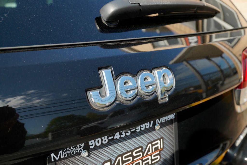 used 2020 Jeep Grand Cherokee car, priced at $16,038