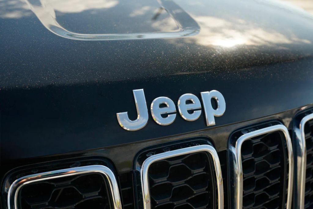 used 2020 Jeep Grand Cherokee car, priced at $16,038