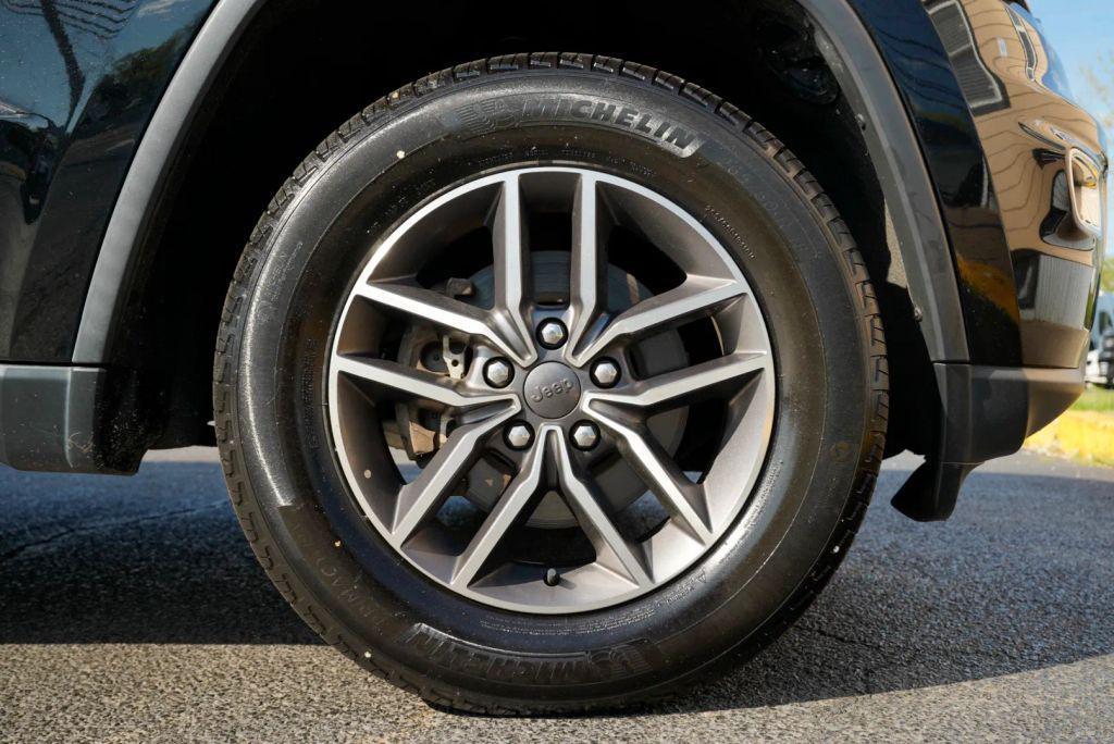 used 2020 Jeep Grand Cherokee car, priced at $16,038