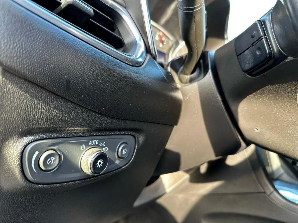 used 2020 Chevrolet Equinox car, priced at $9,042