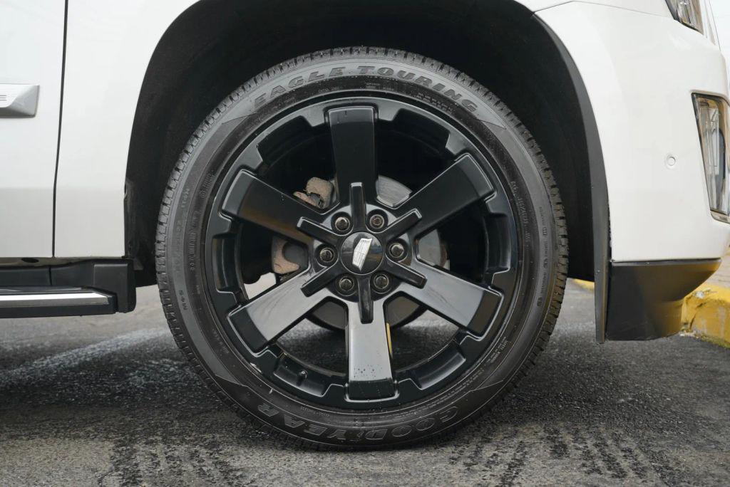 used 2020 Cadillac Escalade car, priced at $30,999