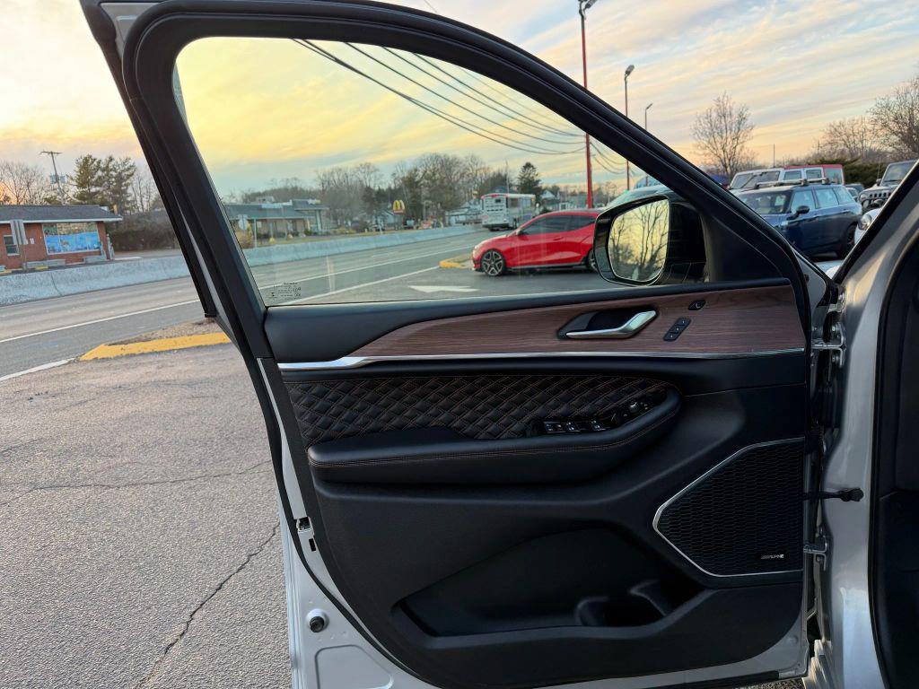 used 2022 Jeep Grand Cherokee car, priced at $35,499