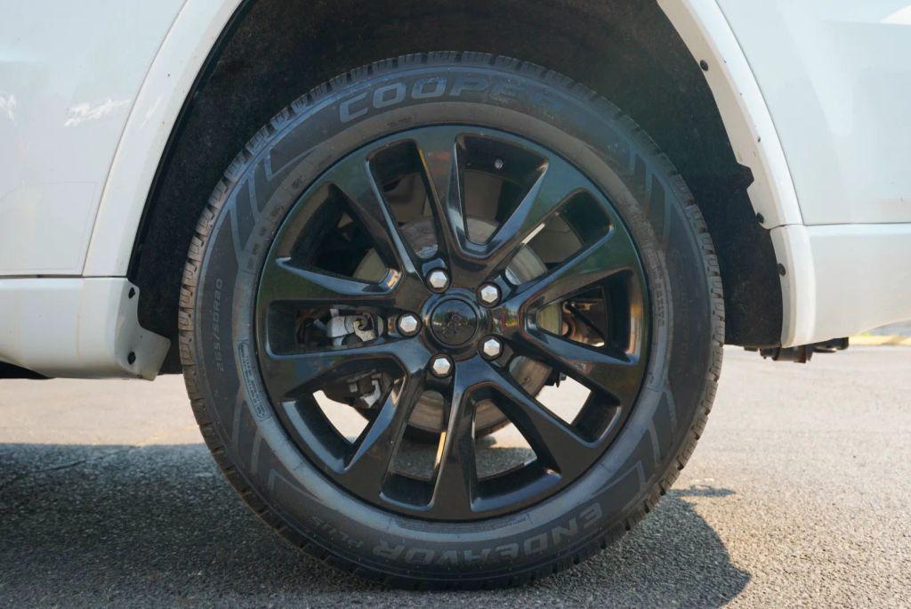 used 2019 Jeep Grand Cherokee car, priced at $15,781