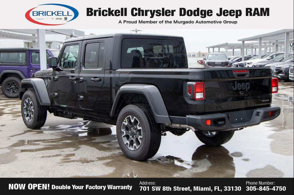 new 2026 Jeep Gladiator car, priced at $50,440