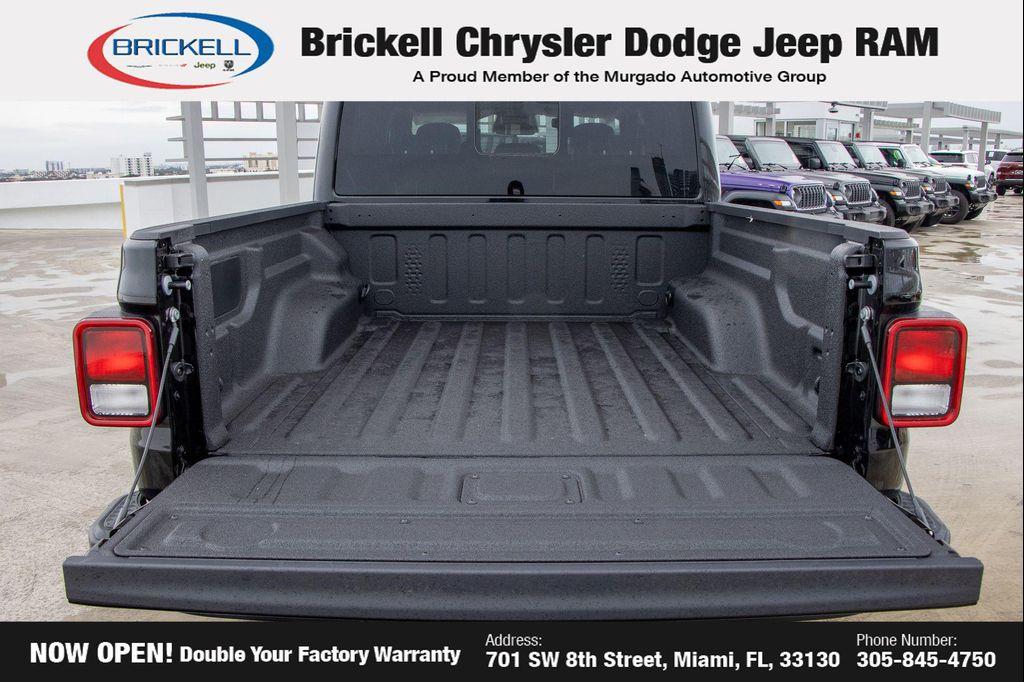 new 2026 Jeep Gladiator car, priced at $50,440