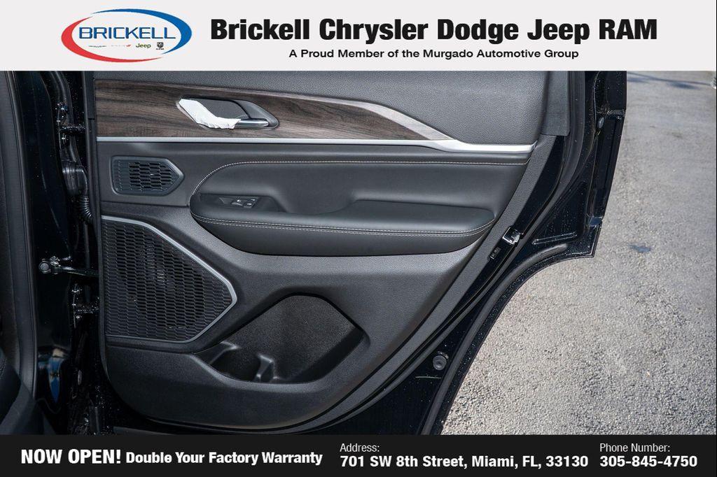 new 2026 Jeep Grand Cherokee car, priced at $49,963