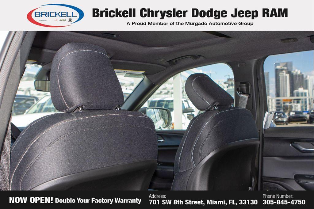 new 2025 Jeep Grand Cherokee car, priced at $30,504