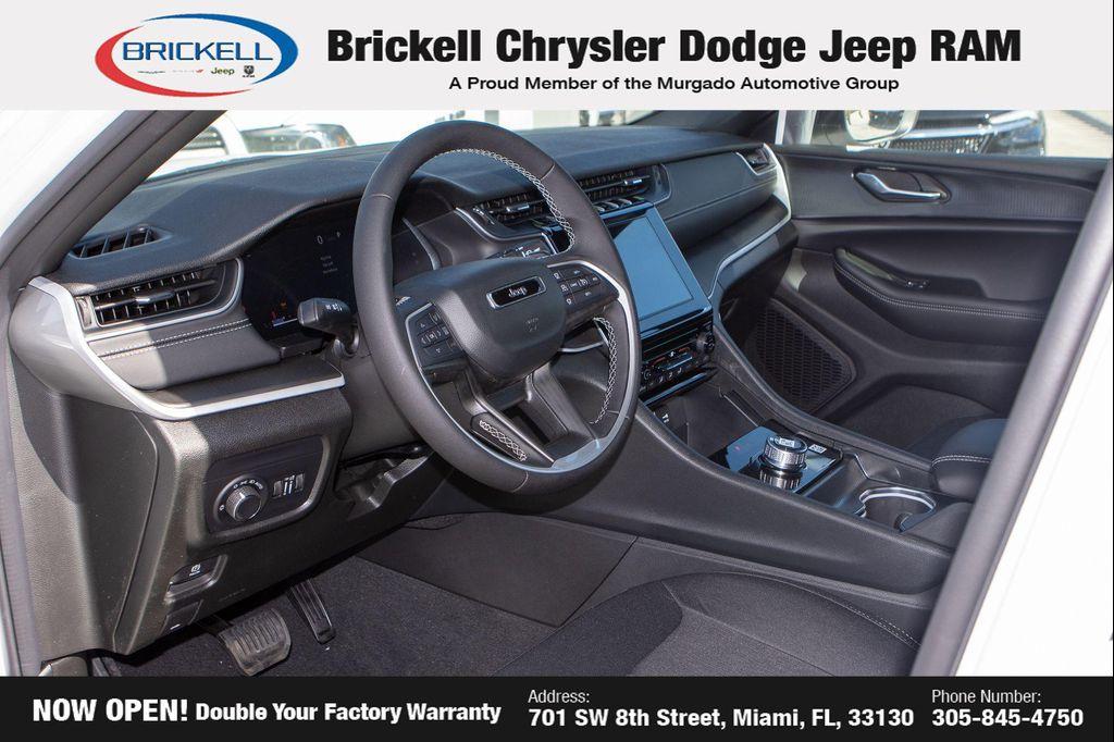 new 2025 Jeep Grand Cherokee car, priced at $30,504