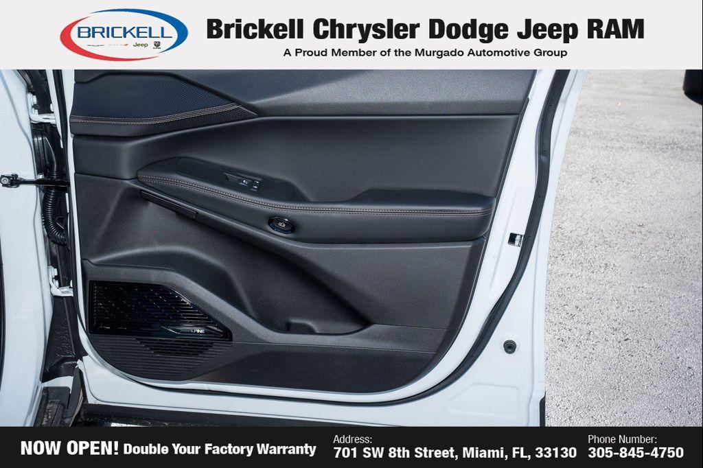 new 2026 Jeep Cherokee car, priced at $44,085