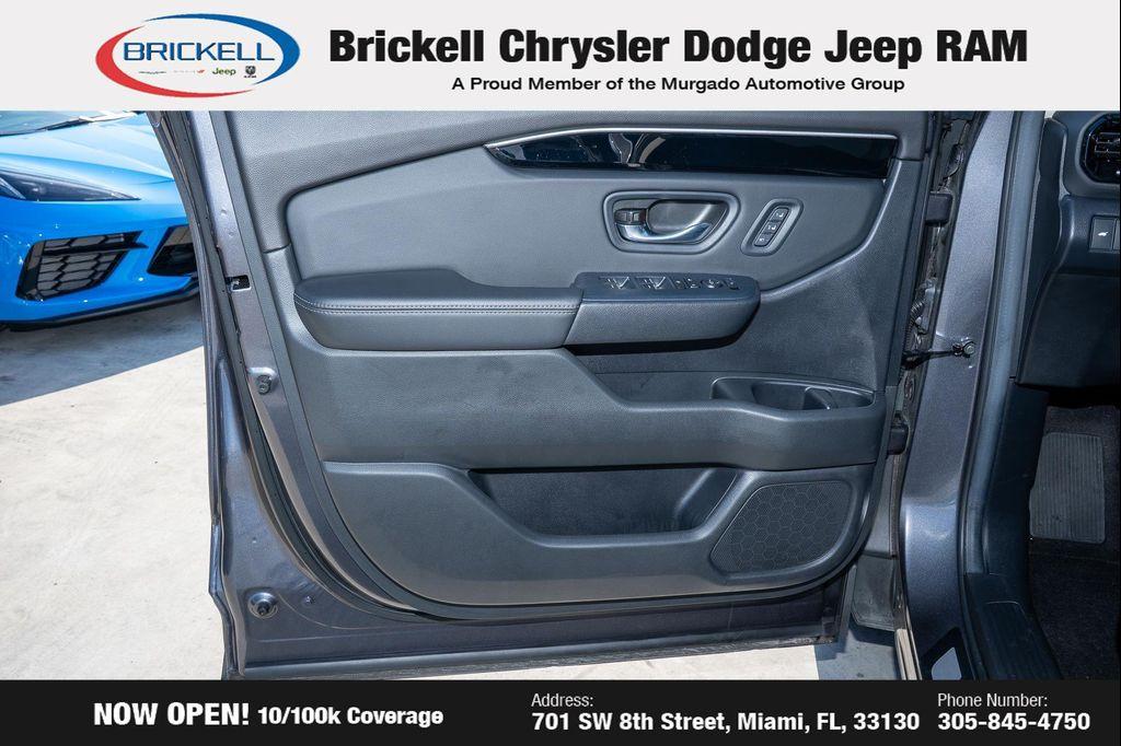 used 2025 Honda Pilot car, priced at $36,550