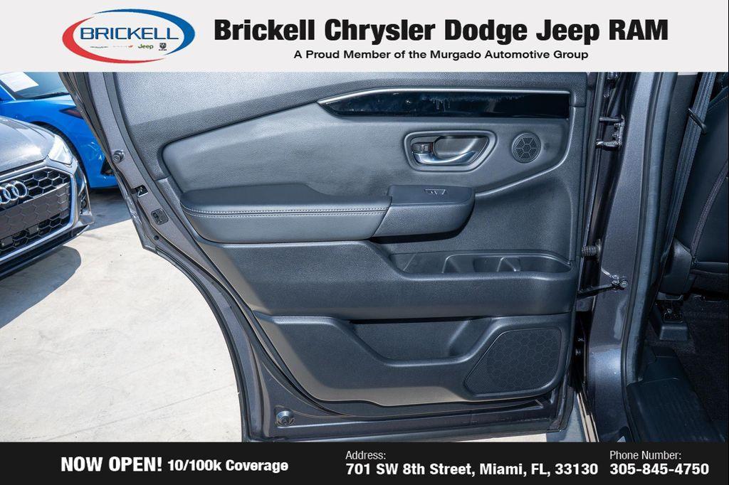 used 2025 Honda Pilot car, priced at $36,550