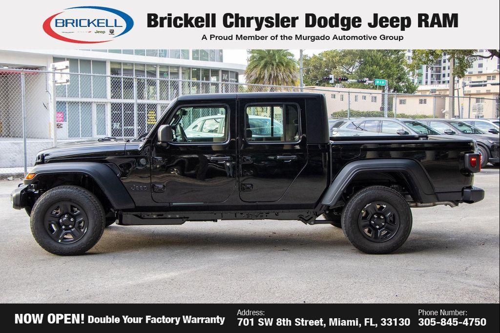 new 2026 Jeep Gladiator car, priced at $45,535
