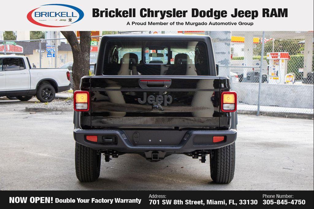new 2026 Jeep Gladiator car, priced at $45,535