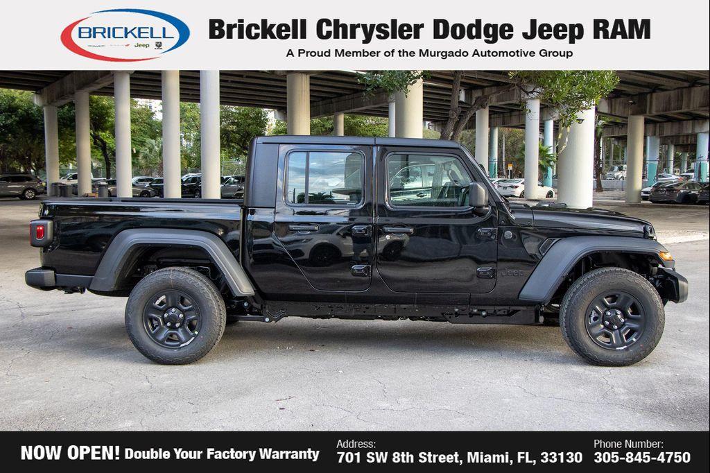 new 2026 Jeep Gladiator car, priced at $45,535