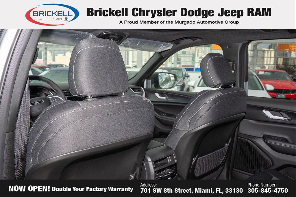 new 2025 Jeep Grand Cherokee car, priced at $31,040