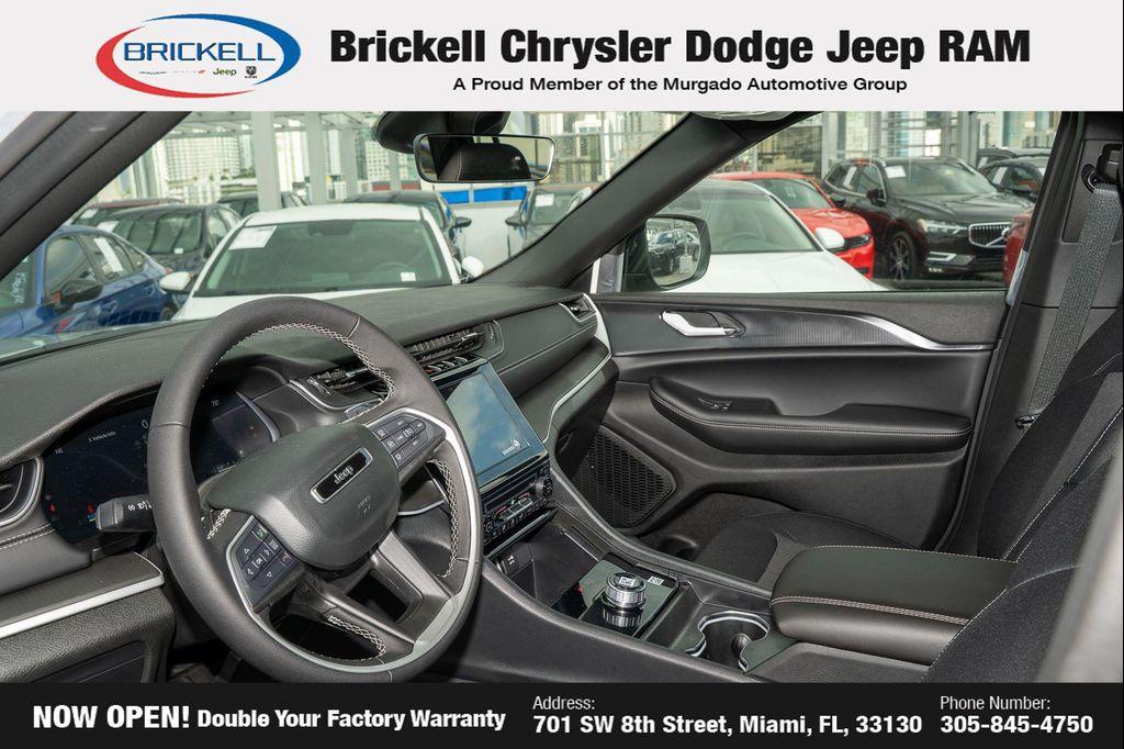 new 2025 Jeep Grand Cherokee car, priced at $31,040