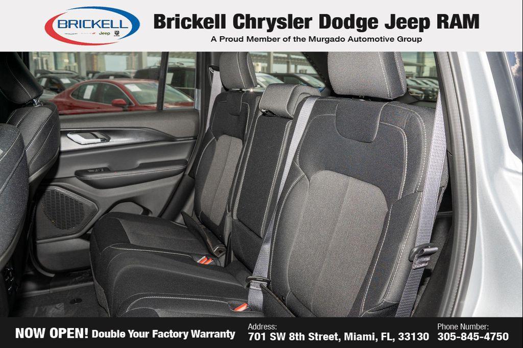 new 2025 Jeep Grand Cherokee car, priced at $31,040